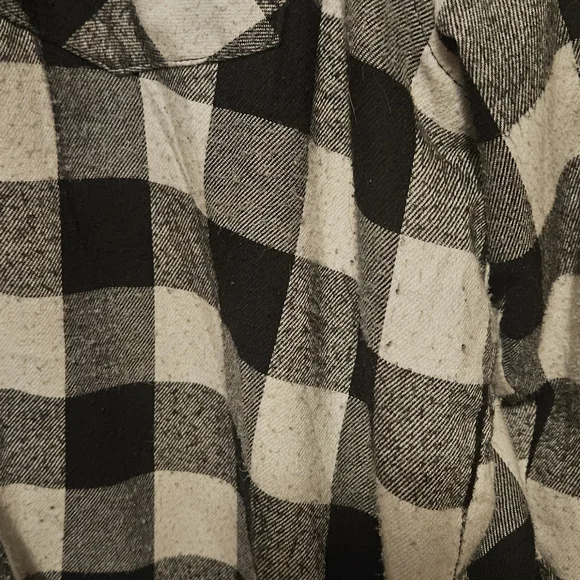Black & White Plaid Flannel Jacket - Picture 3 of 5